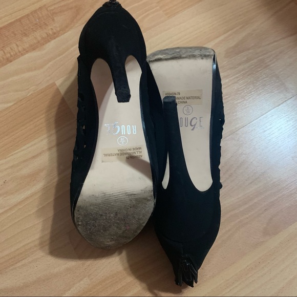 Black long heels - Picture 3 of 5